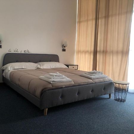 Hotel Domus Cerreto dʼEsi 外观 照片