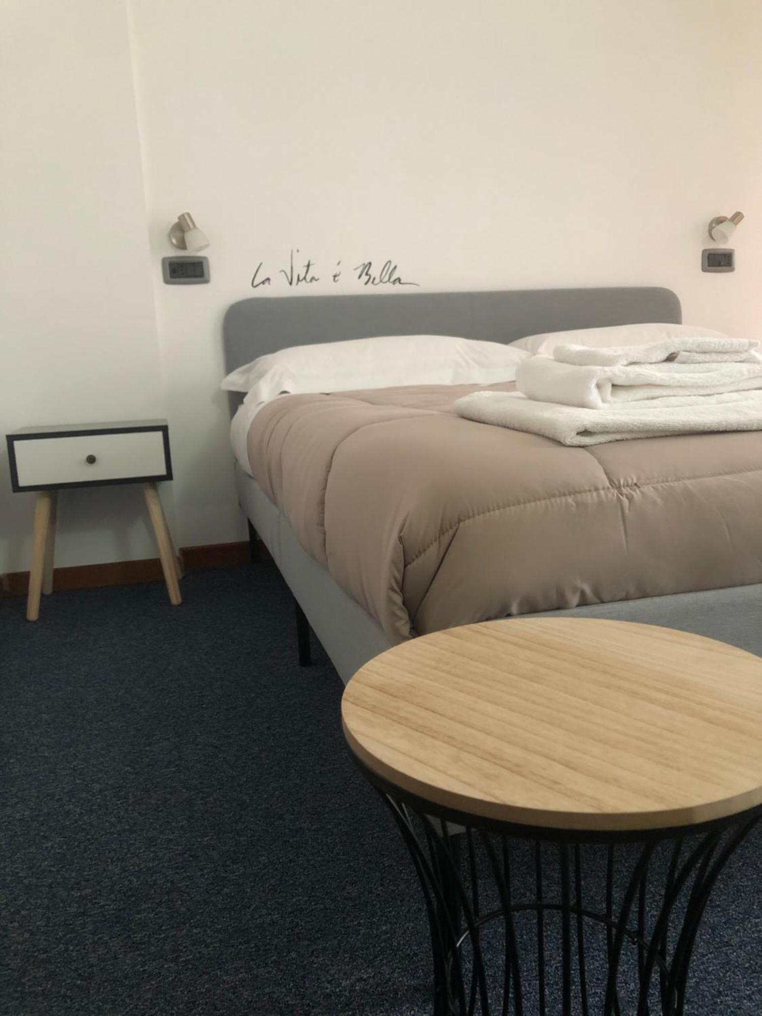 Hotel Domus Cerreto dʼEsi 外观 照片