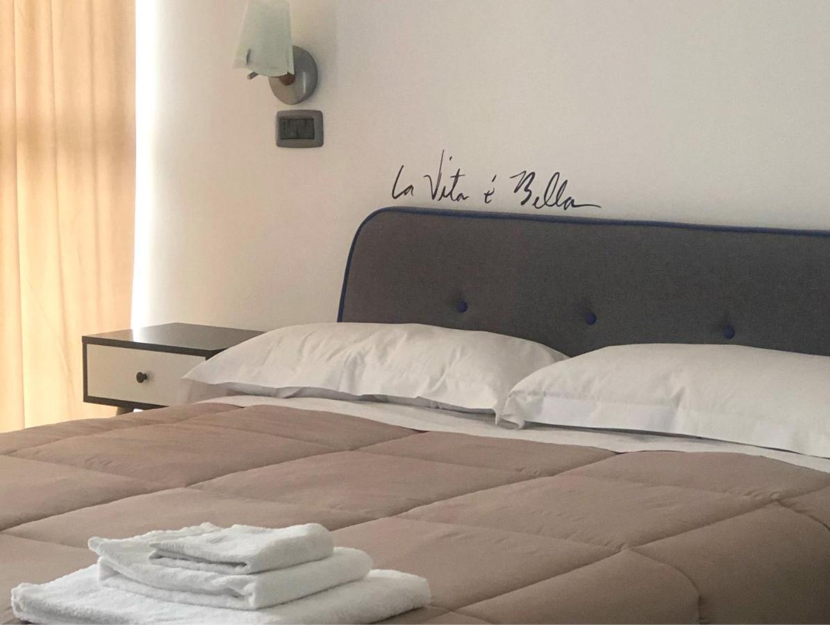 Hotel Domus Cerreto dʼEsi 外观 照片