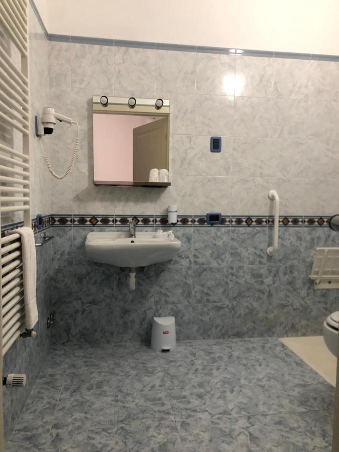 Hotel Domus Cerreto dʼEsi 外观 照片