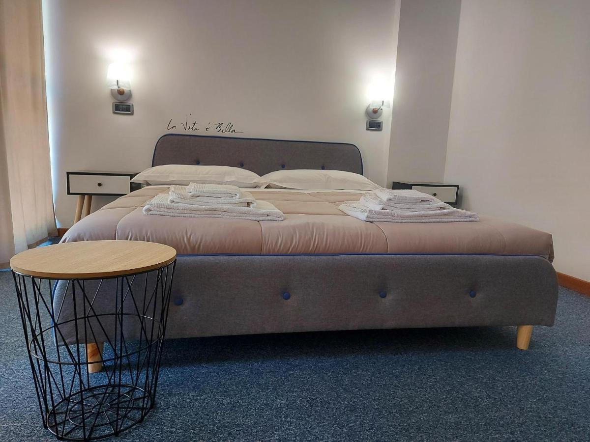 Hotel Domus Cerreto dʼEsi 外观 照片